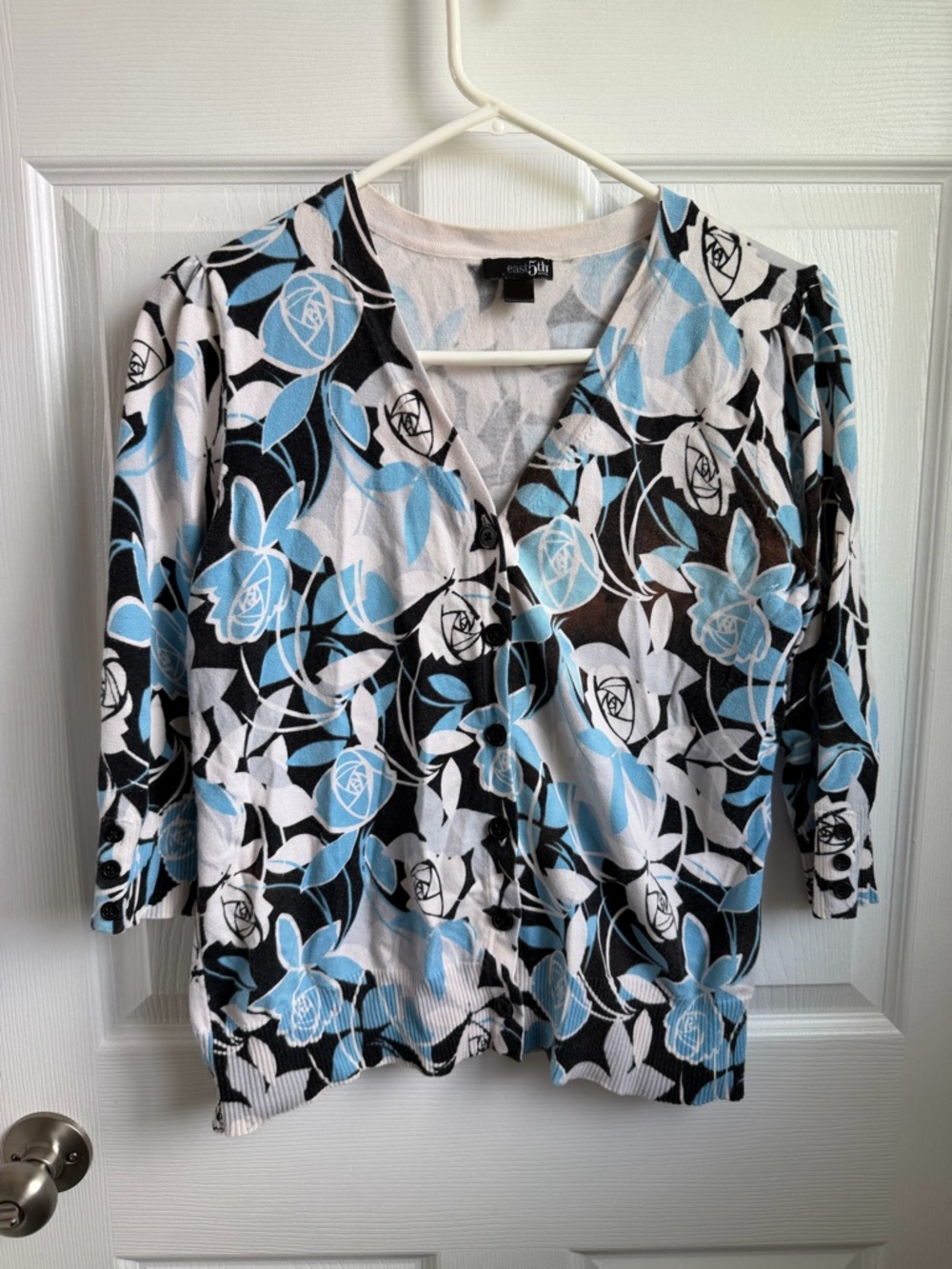 East 5th Floral V-Neck Button Cardigan - Blue, Black & White